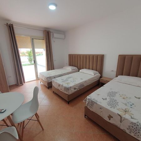 Residenca Juli Apartment วญอเรอ ภายนอก รูปภาพ