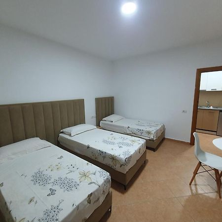 Residenca Juli Apartment วญอเรอ ภายนอก รูปภาพ