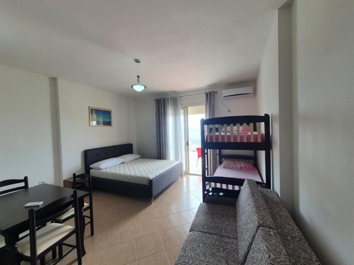 Residenca Juli Apartment วญอเรอ ภายนอก รูปภาพ