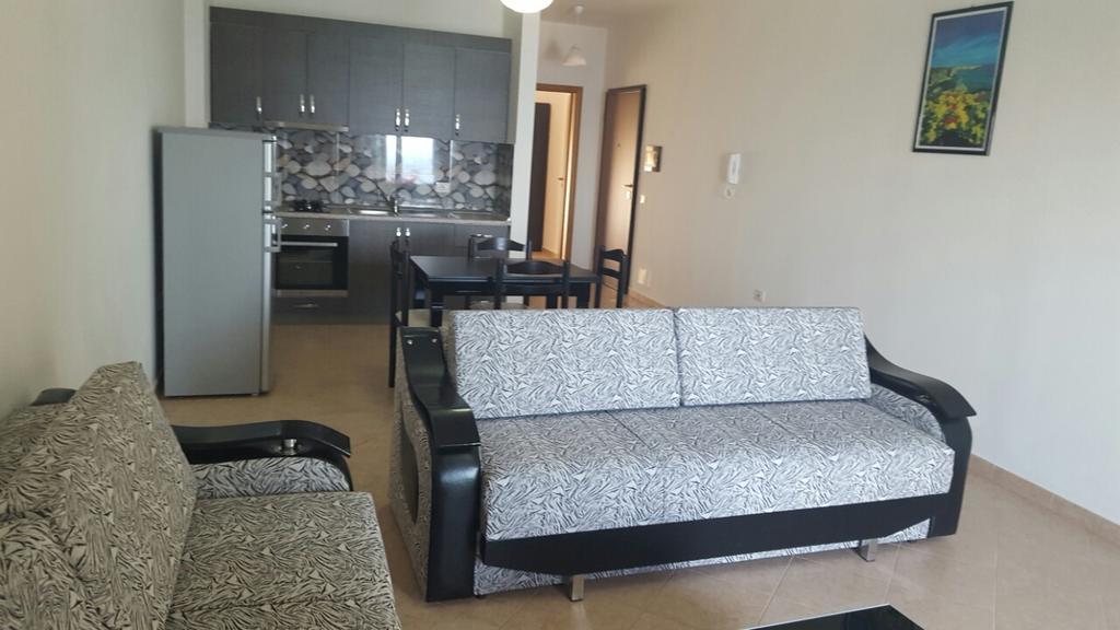 Residenca Juli Apartment วญอเรอ ภายนอก รูปภาพ