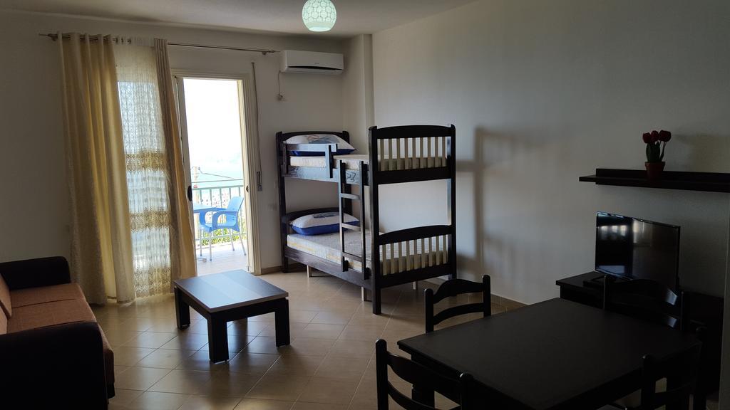 Residenca Juli Apartment วญอเรอ ภายนอก รูปภาพ