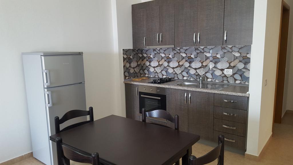 Residenca Juli Apartment วญอเรอ ภายนอก รูปภาพ