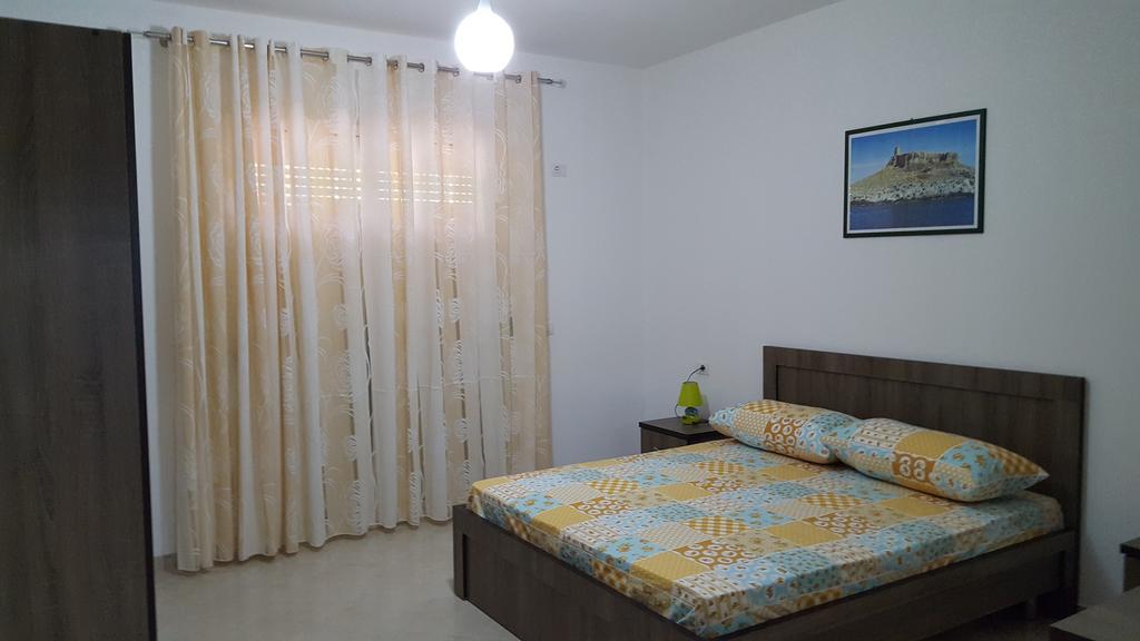 Residenca Juli Apartment วญอเรอ ภายนอก รูปภาพ