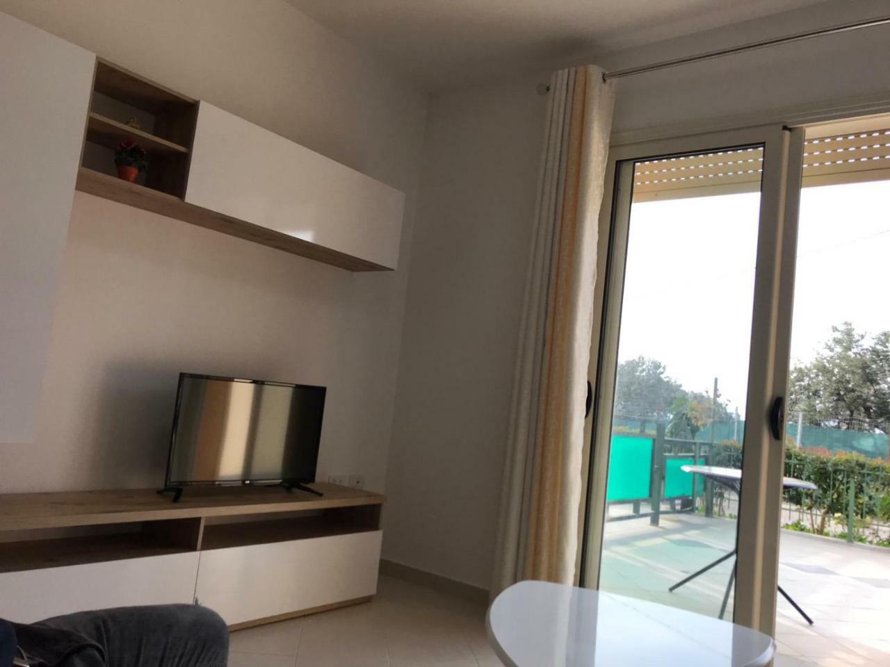Residenca Juli Apartment วญอเรอ ภายนอก รูปภาพ